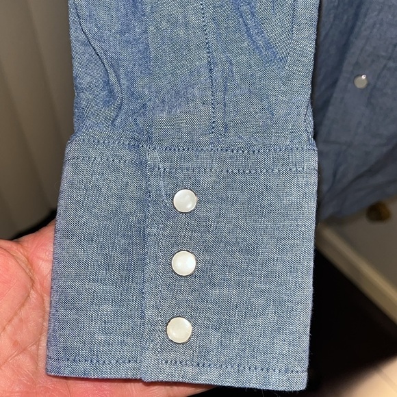 ELY CATTLEMAN Men's Blue Chambray Western Pearl Snap Shirt L/S - Size M - VEUC!* - Picture 6 of 9